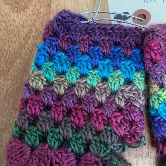 NEW HANDMADE Mermaid Fingerless Gloves - Picture 4 of 13